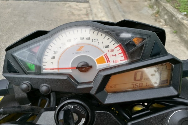 Z300 Abs 2015 รถบ้านแท้ เจ้าของคนเดียว รูดบัตรได้