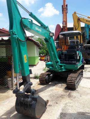 ขายKOMATSU PC30-7  เก่าญี่ปุ่นแท้  สภาพสวย พร้อมใช้  2,XXX  ชั่วโมง  โทร  089-3818694  ดวงนภา