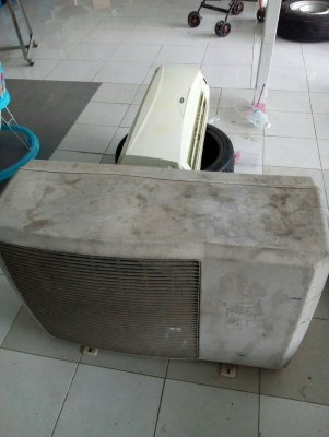 ขายเครื่องปรับอากาศ Carrier 9600 BTU ใช้งานมา ปีกว่า โทร.081-427-3941