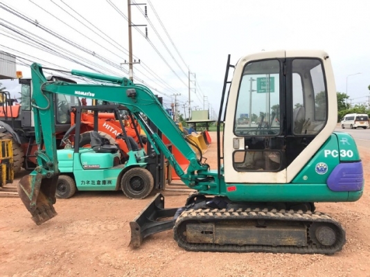ขายรถแบคโฮ KOMATSU PC30-7E คอลโทรลสั้น ปั้มนิ้ว รถนอกนำเข้าเองจากญี่ปุ่น สภาพสวยพร้อมใช้งาน
