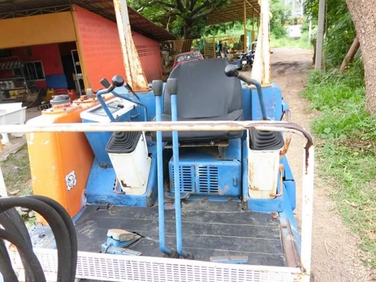 รถขุด ยี่ห้อ : KUBOTA  แบบ : KX-024(ขนาดPC25)หัวกระแทก+บุ้งกี้1ใบ  รถเก่านอกญี่ปุ่น100\% ไม่เคยใช้งานในไทย มีเอกสารใบอินวอย ** ราคา 285,000 บาท ต่อรองได้คะ ** สนใจติดต่อ-สอบถามได้ตลอดเวลานะคะ     โทร : 099-907-9273 กิ๊ฟ กมลชนก     โทร : 099-907-3356 ช่างบั