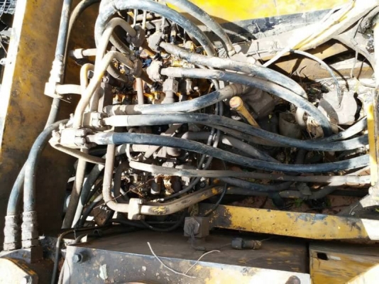 ขาย 275,000 บาท KOMATSU PC 100-3 เครื่องดี ปั้มแรง โซ่ใหม่ เอวแน่น ไฟฟ้าครบ เอกสารแจ้งจำหน่าย  รถอยู่ จ.ร้อยเอ็ด โทร&amp;ไอดีไลน์ 0610710295