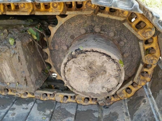 ขาย 275,000 บาท KOMATSU PC 100-3 เครื่องดี ปั้มแรง โซ่ใหม่ เอวแน่น ไฟฟ้าครบ เอกสารแจ้งจำหน่าย  รถอยู่ จ.ร้อยเอ็ด โทร&amp;ไอดีไลน์ 0610710295