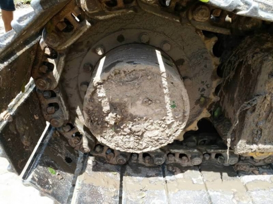 ขาย 275,000 บาท KOMATSU PC 100-3 เครื่องดี ปั้มแรง โซ่ใหม่ เอวแน่น ไฟฟ้าครบ เอกสารแจ้งจำหน่าย  รถอยู่ จ.ร้อยเอ็ด โทร&amp;ไอดีไลน์ 0610710295
