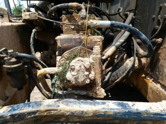 ขาย 275,000 บาท KOMATSU PC 100-3 เครื่องดี ปั้มแรง โซ่ใหม่ เอวแน่น ไฟฟ้าครบ เอกสารแจ้งจำหน่าย  รถอยู่ จ.ร้อยเอ็ด โทร&amp;ไอดีไลน์ 0610710295