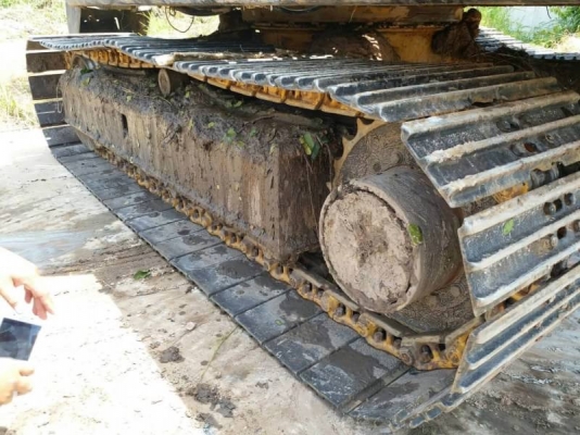 ขาย 275,000 บาท KOMATSU PC 100-3 เครื่องดี ปั้มแรง โซ่ใหม่ เอวแน่น ไฟฟ้าครบ เอกสารแจ้งจำหน่าย  รถอยู่ จ.ร้อยเอ็ด โทร&amp;ไอดีไลน์ 0610710295