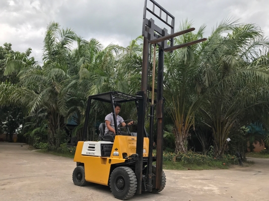 ขายFORKLIFT KOMATSU FD15(ดีเซล)(1.5ตัน) สวยเดิมจากญี่ปุ่น ยังไม่เคยใช้ในไทย 125,000เท่านั้น!!