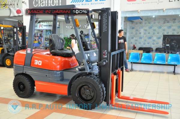 ขายรถโฟล์คลิฟท์มือสอง TOYOTA รุ่น 6FD30-30860 นำเข้าจากประเทศญี่ปุ่น 100\% ไม่เคยใช้งานในไทย ขายรถโฟล์คลิฟท์มือสอง TOYOTA รุ่น 6FD30-30860 นำเข้าจากประเทศญี่ปุ่น 100\% ไม่เคยใช้งานในไทย