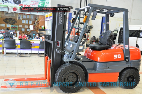 ขายรถโฟล์คลิฟท์มือสอง TOYOTA รุ่น 6FD30-30860 นำเข้าจากประเทศญี่ปุ่น 100\% ไม่เคยใช้งานในไทย