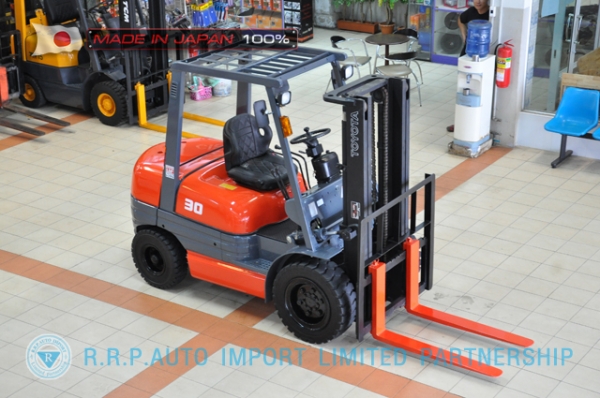 ขายรถโฟล์คลิฟท์มือสอง TOYOTA รุ่น 6FD30-30860 นำเข้าจากประเทศญี่ปุ่น 100\% ไม่เคยใช้งานในไทย