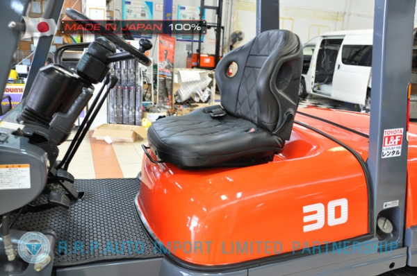 ขายรถโฟล์คลิฟท์มือสอง TOYOTA รุ่น 6FD30-30860 นำเข้าจากประเทศญี่ปุ่น 100\% ไม่เคยใช้งานในไทย