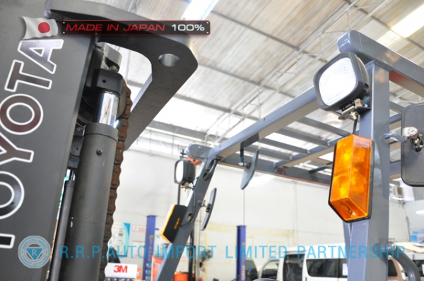 ขายรถโฟล์คลิฟท์มือสอง TOYOTA รุ่น 6FD30-30860 นำเข้าจากประเทศญี่ปุ่น 100\% ไม่เคยใช้งานในไทย
