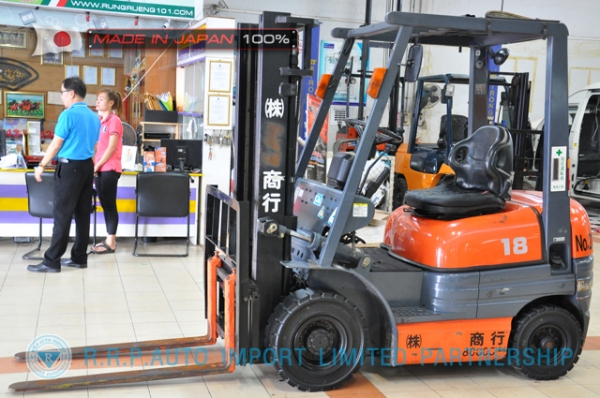 ขายรถโฟล์คลิฟท์มือสอง TOYOTA รุ่น 6FD18-14910 นำเข้าจากประเทศญี่ปุ่น 100\% ไม่เคยใช้งานในไทย