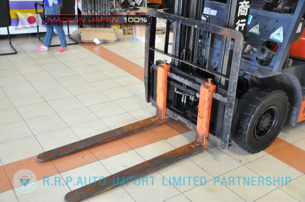 ขายรถโฟล์คลิฟท์มือสอง TOYOTA รุ่น 6FD18-14910 นำเข้าจากประเทศญี่ปุ่น 100\% ไม่เคยใช้งานในไทย