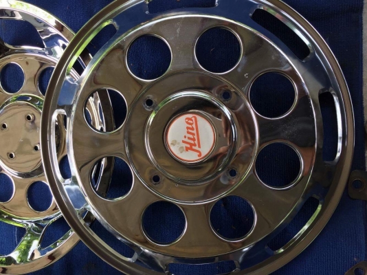 ฝาครบล้อ ขอบ 20 เก่ายุ่นสภาพสวยจัด ฝาครบล้อ ขอบ 20 เก่ายุ่นสภาพสวยจัด