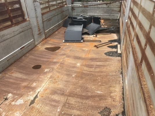 กระบะรถบรรทุก 7.3M ถอดจาก GY2P ไม่ดั้ม