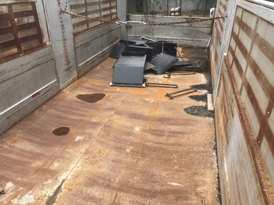 กระบะรถบรรทุก 7.3M ถอดจาก GY2P ไม่ดั้ม