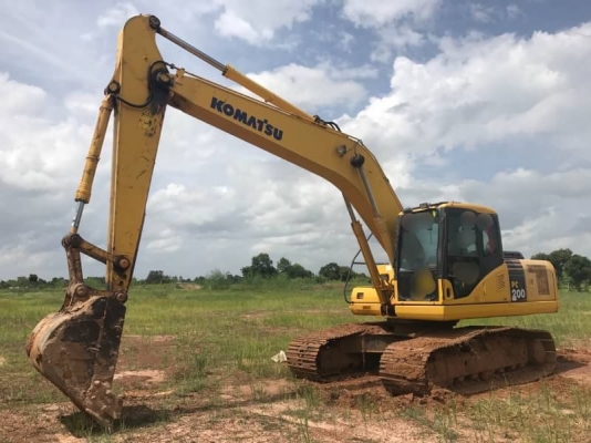 ขาย 1,450,000 บาท KOMATSU PC200-7 ปี 2010 ทำงาน 9,xxx ชม สวย (มือเดียวจากห้าง) เครื่องดี ปั้มแรง โช่หนา เอวแน่น ไฟฟ้าครบ แอร์เย็น เอกสารเล่มทะเบียน  รถอยู่ จ.ร้อยเอ็ด โทร&amp;ไอดีไลน์ 0610710295