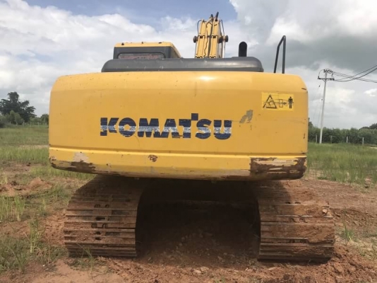 ขาย 1,450,000 บาท KOMATSU PC200-7 ปี 2010 ทำงาน 9,xxx ชม สวย (มือเดียวจากห้าง) เครื่องดี ปั้มแรง โช่หนา เอวแน่น ไฟฟ้าครบ แอร์เย็น เอกสารเล่มทะเบียน  รถอยู่ จ.ร้อยเอ็ด โทร&amp;ไอดีไลน์ 0610710295