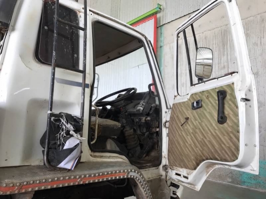 ขาย 555,000 ISUZU ROCKY 2 เพลา FXZ13NFY (วางเครื่อง 6SD1-240 นางฟ้า) เกียรฟูเลอร์ หัวเดิม ยางดี คัสช