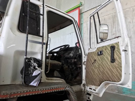 ขาย 555,000 ISUZU ROCKY 2 เพลา FXZ13NFY (วางเครื่อง 6SD1-240 นางฟ้า) เกียรฟูเลอร์ หัวเดิม ยางดี คัสช