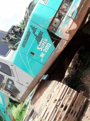 ขาย 465,000฿.KOBELCO.sk.220-3 เครื่องดีปั้มดีเอวดีช่วงล่างดี ไฟฟ้าตัด.เอกสารใบซื้อขาย รถอยู่.มหาชัย. Tel 0927459124