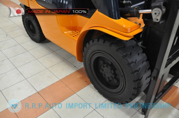 ขายรถโฟล์คลิฟท์มือสอง TOYOTA รุ่น FD30-20688 นำเข้าจากประเทศญี่ปุ่น 100\% ไม่เคยใช้งานในไทย