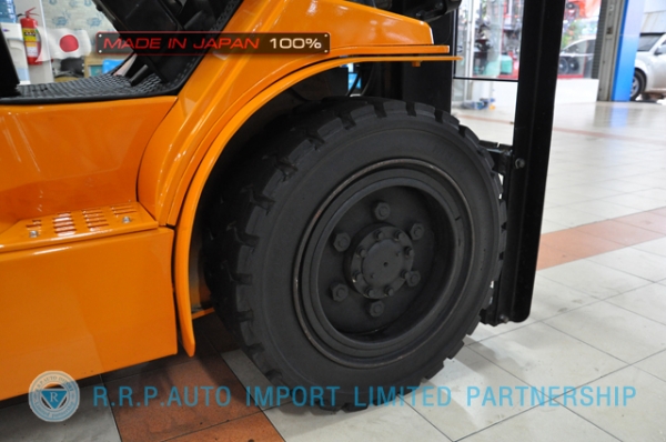 ขายรถโฟล์คลิฟท์มือสอง TOYOTA รุ่น FD30-20688 นำเข้าจากประเทศญี่ปุ่น 100\% ไม่เคยใช้งานในไทย