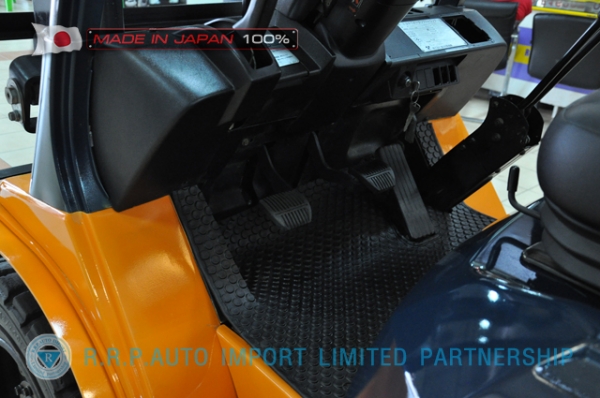 ขายรถโฟล์คลิฟท์มือสอง TOYOTA รุ่น FD30-20688 นำเข้าจากประเทศญี่ปุ่น 100\% ไม่เคยใช้งานในไทย