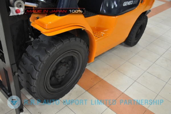 ขายรถโฟล์คลิฟท์มือสอง TOYOTA รุ่น FD30-20688 นำเข้าจากประเทศญี่ปุ่น 100\% ไม่เคยใช้งานในไทย