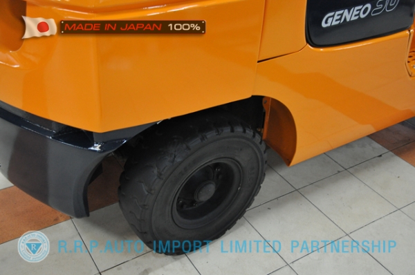 ขายรถโฟล์คลิฟท์มือสอง TOYOTA รุ่น FD30-20688 นำเข้าจากประเทศญี่ปุ่น 100\% ไม่เคยใช้งานในไทย