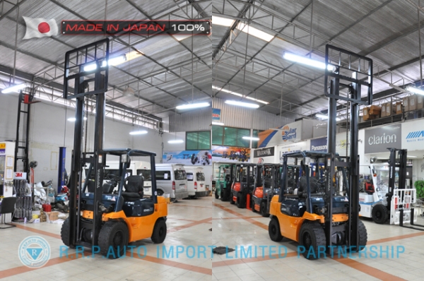 ขายรถโฟล์คลิฟท์มือสอง TOYOTA รุ่น FD30-20688 นำเข้าจากประเทศญี่ปุ่น 100\% ไม่เคยใช้งานในไทย