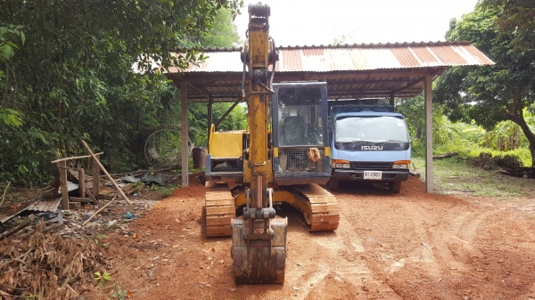 ขาย แบคโฮ KOMATSU PC60-5 เอกสารใบซื้อขาย เครื่องดี ปั้มนิ้ว ช่วงล่างเต็ม ได้ 2 บุ้งกี๋ ราคาต่อรองได้ครับ
