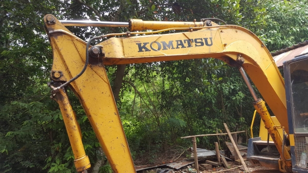 ขาย แบคโฮ KOMATSU PC60-5 เอกสารใบซื้อขาย เครื่องดี ปั้มนิ้ว ช่วงล่างเต็ม ได้ 2 บุ้งกี๋ ราคาต่อรองได้ครับ