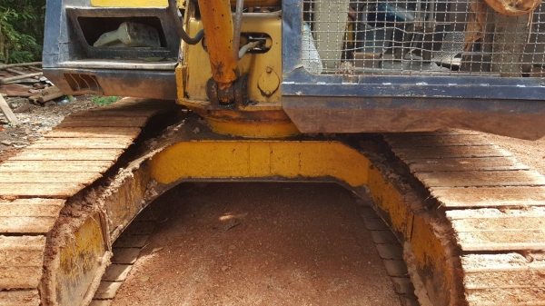ขาย แบคโฮ KOMATSU PC60-5 เอกสารใบซื้อขาย เครื่องดี ปั้มนิ้ว ช่วงล่างเต็ม ได้ 2 บุ้งกี๋ ราคาต่อรองได้ครับ