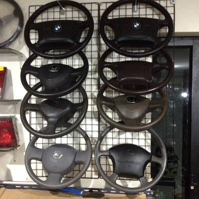พวงมาลัยวงละ 1950 บาท BMW 2500 ใต้ราคามีสินค้าอื่นๆอีกหรือเข้า www.phongcar2481.com -T.092-