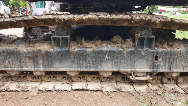 ขาย แบคโฮ KOMATSU PC200-3 คอนโทรลสั้น เอกสารใบซื้อขาย เครื่องดี ปั้มดี เอวแน่น ช่วงล่างโซ่ และใบแทรคไม่ค่อยสวยครับ ราคาต่อรองได้