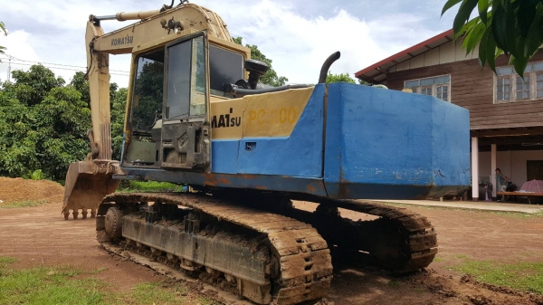 ขาย แบคโฮ KOMATSU PC200-3 คอนโทรลสั้น เอกสารใบซื้อขาย เครื่องดี ปั้มดี เอวแน่น ช่วงล่างโซ่ และใบแทรคไม่ค่อยสวยครับ ราคาต่อรองได้