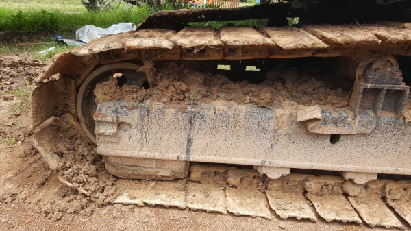 ขาย แบคโฮ KOMATSU PC200-3 คอนโทรลสั้น เอกสารใบซื้อขาย เครื่องดี ปั้มดี เอวแน่น ช่วงล่างโซ่ และใบแทรคไม่ค่อยสวยครับ ราคาต่อรองได้