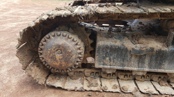 ขาย แบคโฮ KOMATSU PC200-3 คอนโทรลสั้น เอกสารใบซื้อขาย เครื่องดี ปั้มดี เอวแน่น ช่วงล่างโซ่ และใบแทรคไม่ค่อยสวยครับ ราคาต่อรองได้