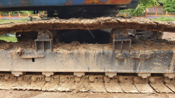 ขาย แบคโฮ KOMATSU PC200-3 คอนโทรลสั้น เอกสารใบซื้อขาย เครื่องดี ปั้มดี เอวแน่น ช่วงล่างโซ่ และใบแทรคไม่ค่อยสวยครับ ราคาต่อรองได้