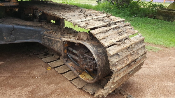 ขาย แบคโฮ KOMATSU PC200-3 คอนโทรลสั้น เอกสารใบซื้อขาย เครื่องดี ปั้มดี เอวแน่น ช่วงล่างโซ่ และใบแทรคไม่ค่อยสวยครับ ราคาต่อรองได้