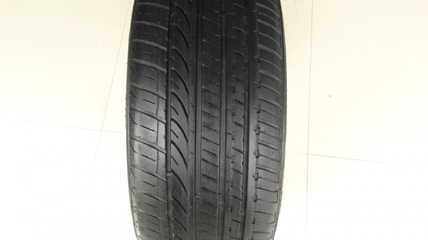 ยาง205/45/17 ปี14 HORACE HEADWAY  2 เส้น