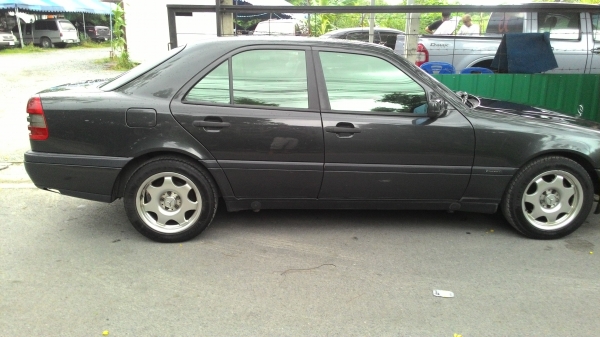 BENZ C180 ปี97เกียร์ ธรรมดา