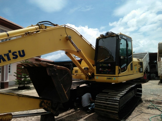 ขายด่วน!! Komatsu PC200-8 ไมล์ ชม. 15,000 สภาพสวยมากค่ะ