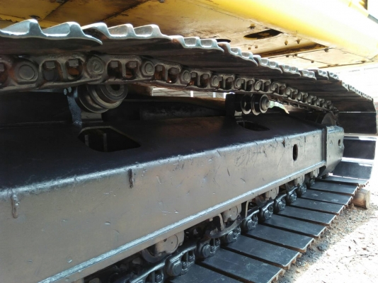 ขายด่วน!! Komatsu PC200-8 ไมล์ ชม. 15,000 สภาพสวยมากค่ะ