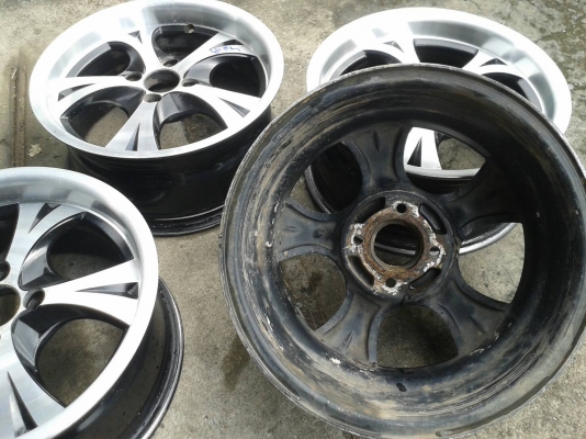 ขอบ15นิ้ว4รู100 ชุดนี้ ราคา 4200 บาท ขอบ15นิ้ว4รู100 ชุดนี้ ราคา 4200 บาท