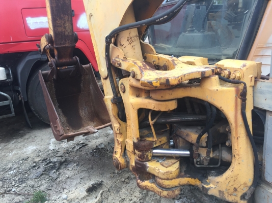 ขายรถตักหน้าขุดหลังล้อยางMF750