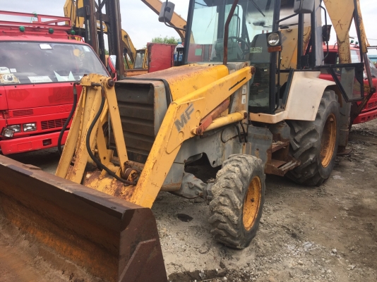 ขายรถตักหน้าขุดหลังล้อยางMF750