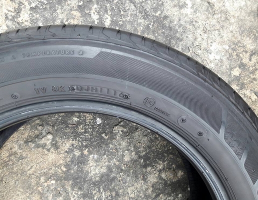 ยางรถยนต์มือสอง BRIDGESTONE รุ่น TURANZA GR100 .205 55R16 ปี2016 สภาพสวยมากๆไร้ที่ติ ดอกเยอะมากๆ90\%คุ้มสุดๆใช้อีกยาวๆ
